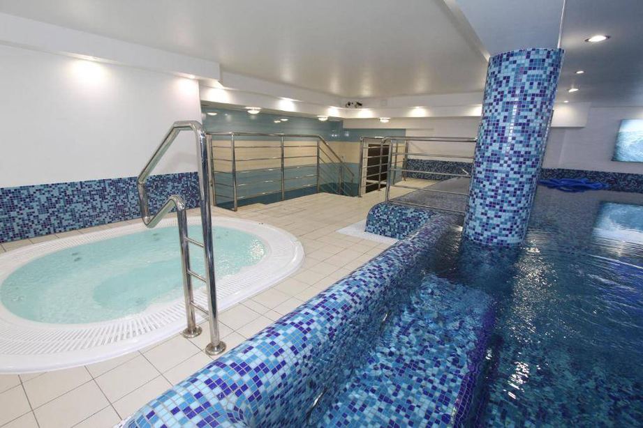 Indoor pool with hot tub